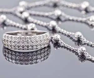 سفید کردن نقره با جوش شیرین؛ آیا روش فویل و آلومینیوم واقعاً موثر است؟